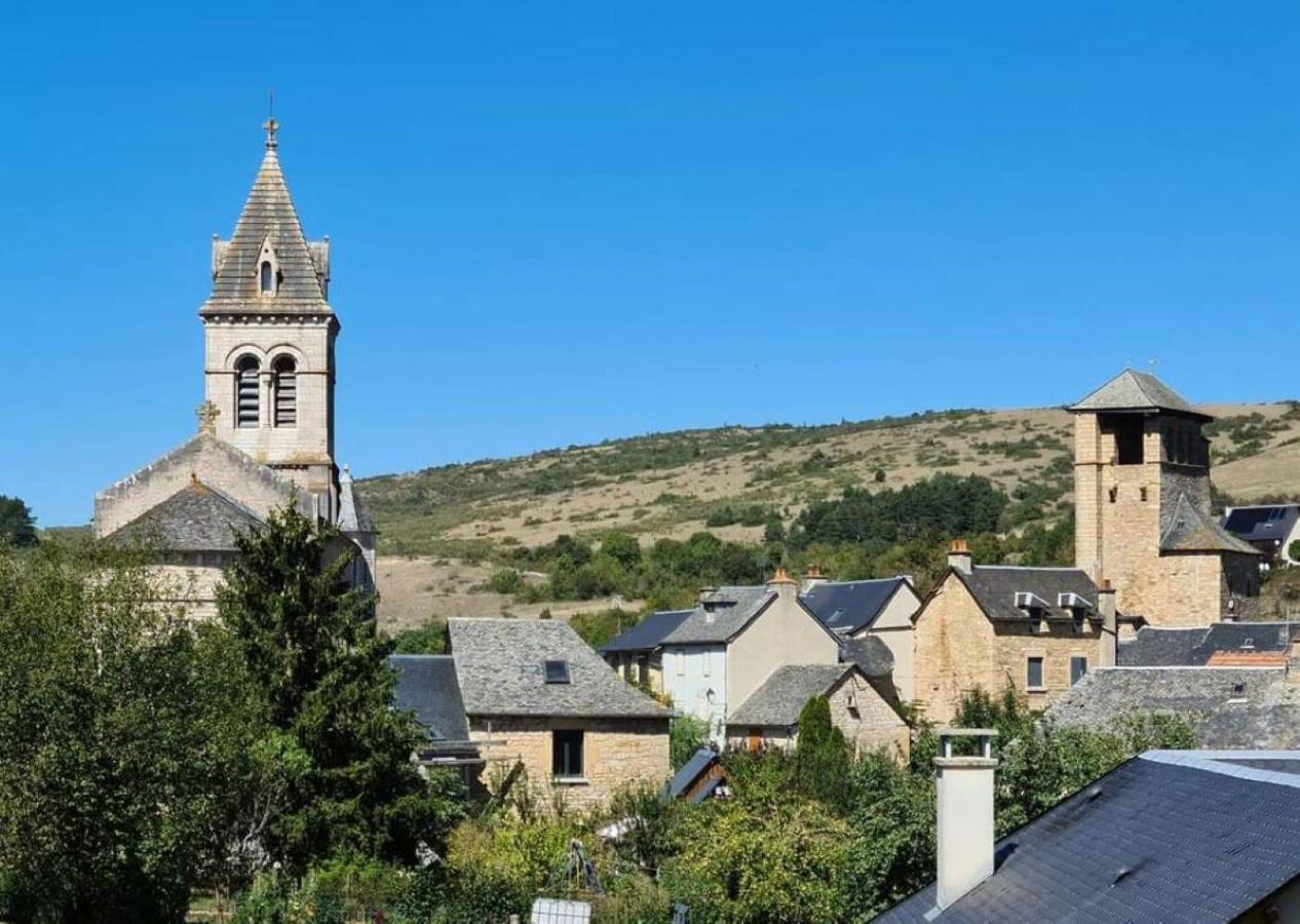 Le Gite De La Vieille Eglise De Coussergues Экстерьер фото